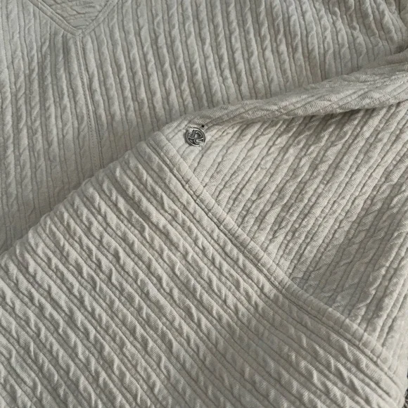 Textured Lululemon Turtleneck - Picture 4 of 6